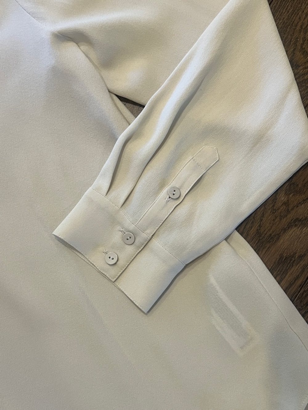 ✨ Eileen Fisher 100% Silk V-Neck Blouse | Ivory White | Size S/P - Picture 3 of 7